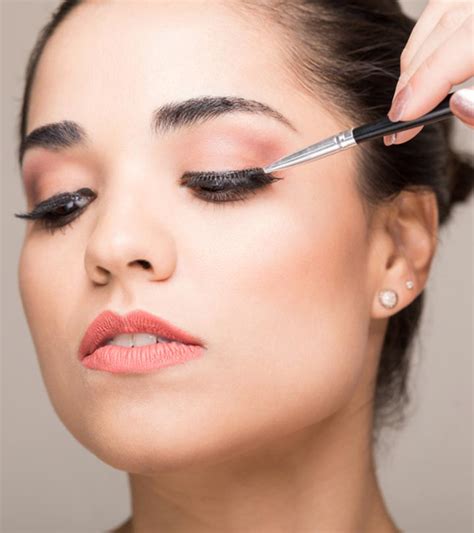 From Day to Night: Versatile Looks with Magic Flii Eyeliner
